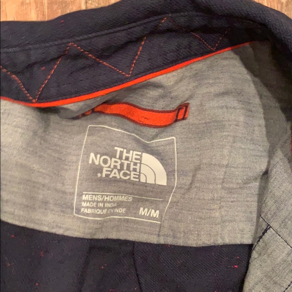 Men’s Button Down North Face - image 3